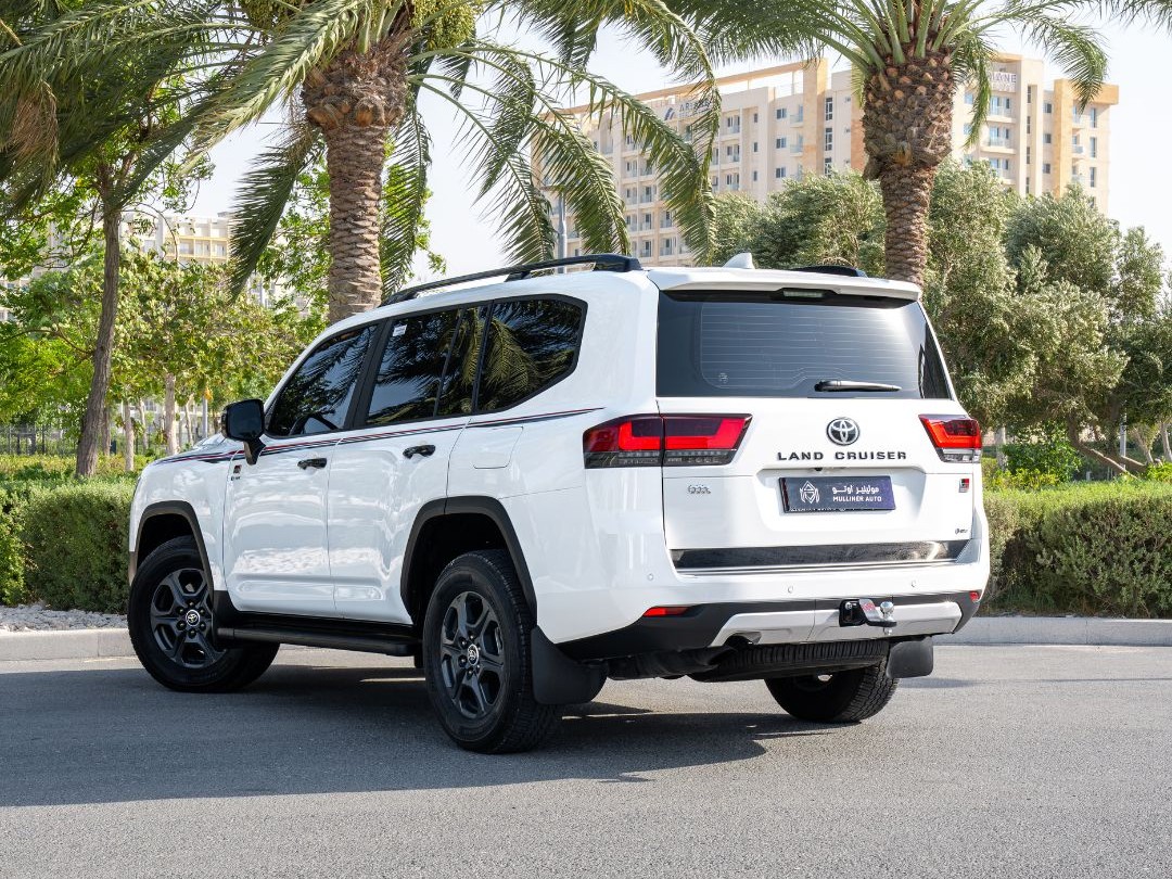 Toyota Land Cruiser G/R HEV 2026 — photo 12 for sale in Qatar