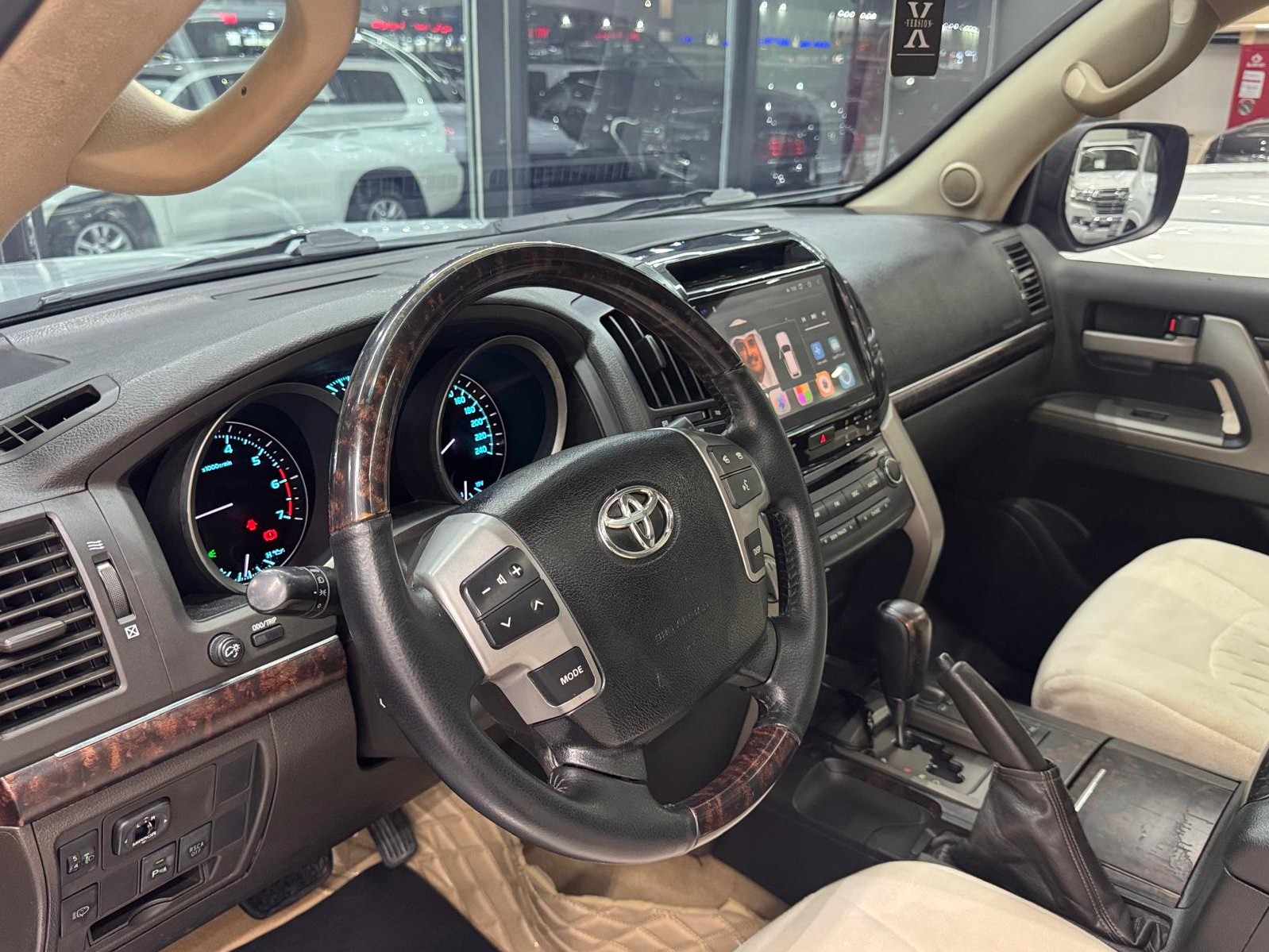 Toyota Land Cruiser VX.R 2010 — photo 11 for sale in Qatar