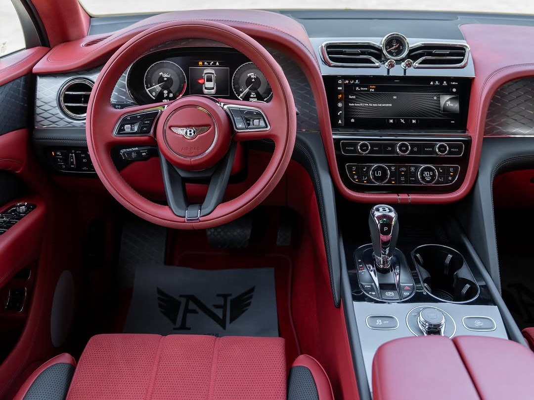Bentley Bentayga .S 2023 - Image 4