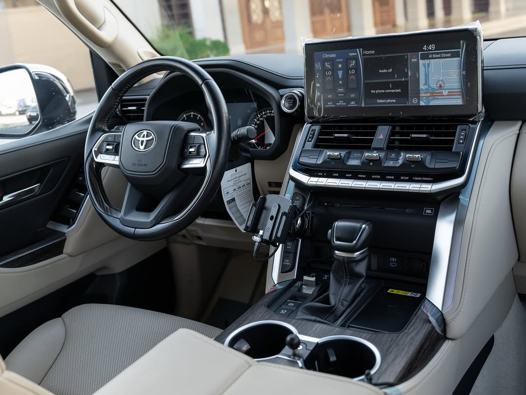 Toyota Land Cruiser VX Twin Turbo 2022 - Image 4