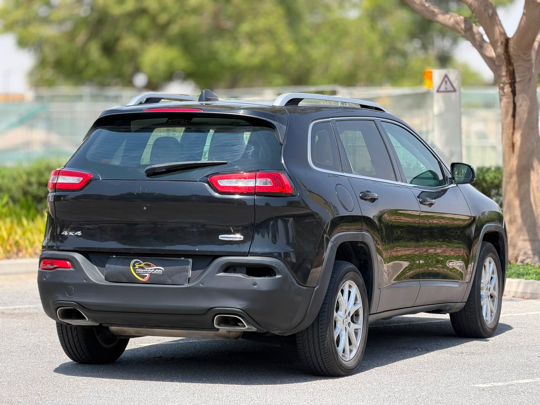 Jeep longitude 2015 — photo 10 for sale in Qatar