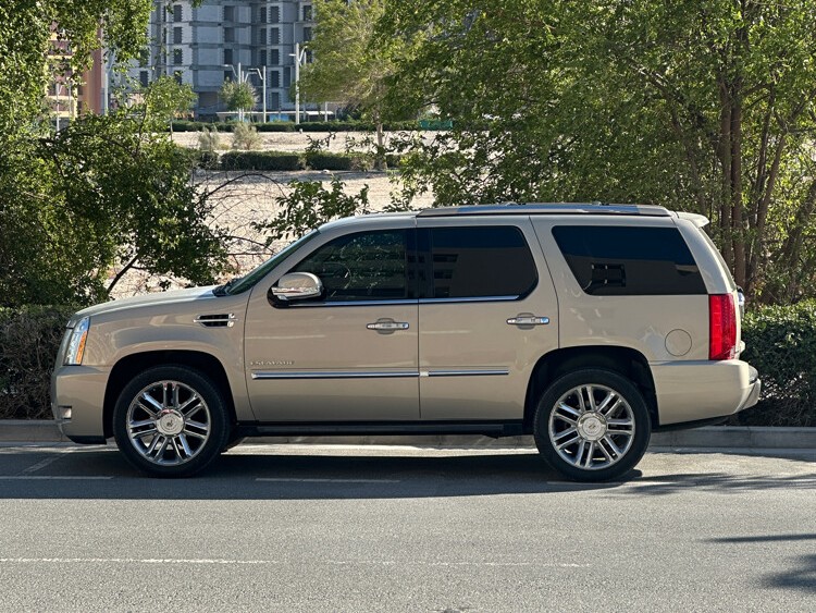 Cadillac Escalade Platinum 2012 - Image 2