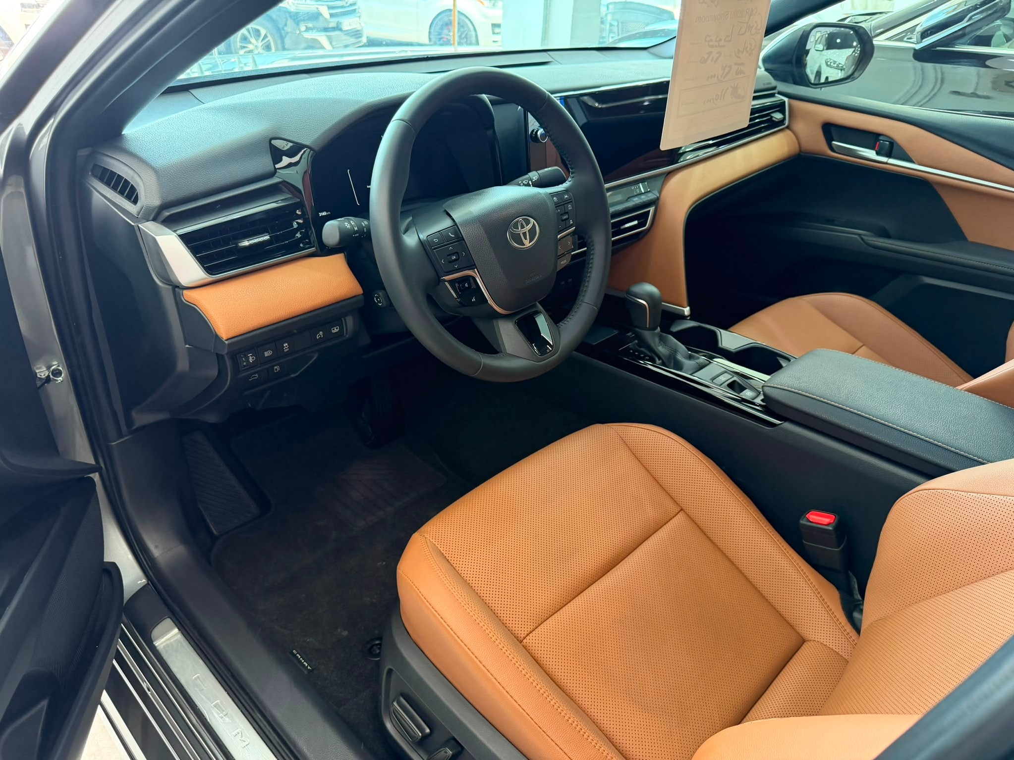 Toyota Camry 2025 - Image 4