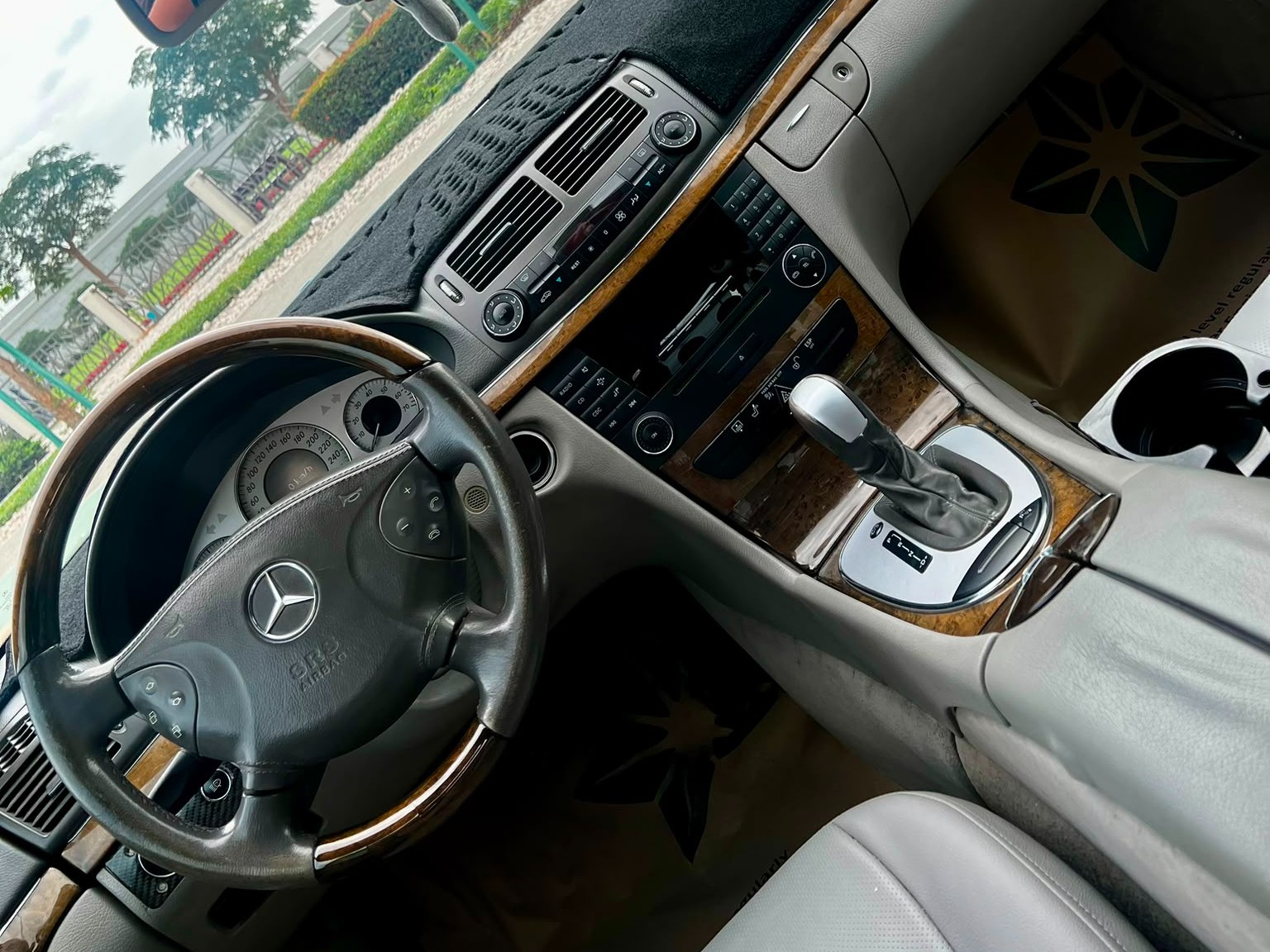 Mercedes-Benz E-Class Sedan 240 2005 - Image 3