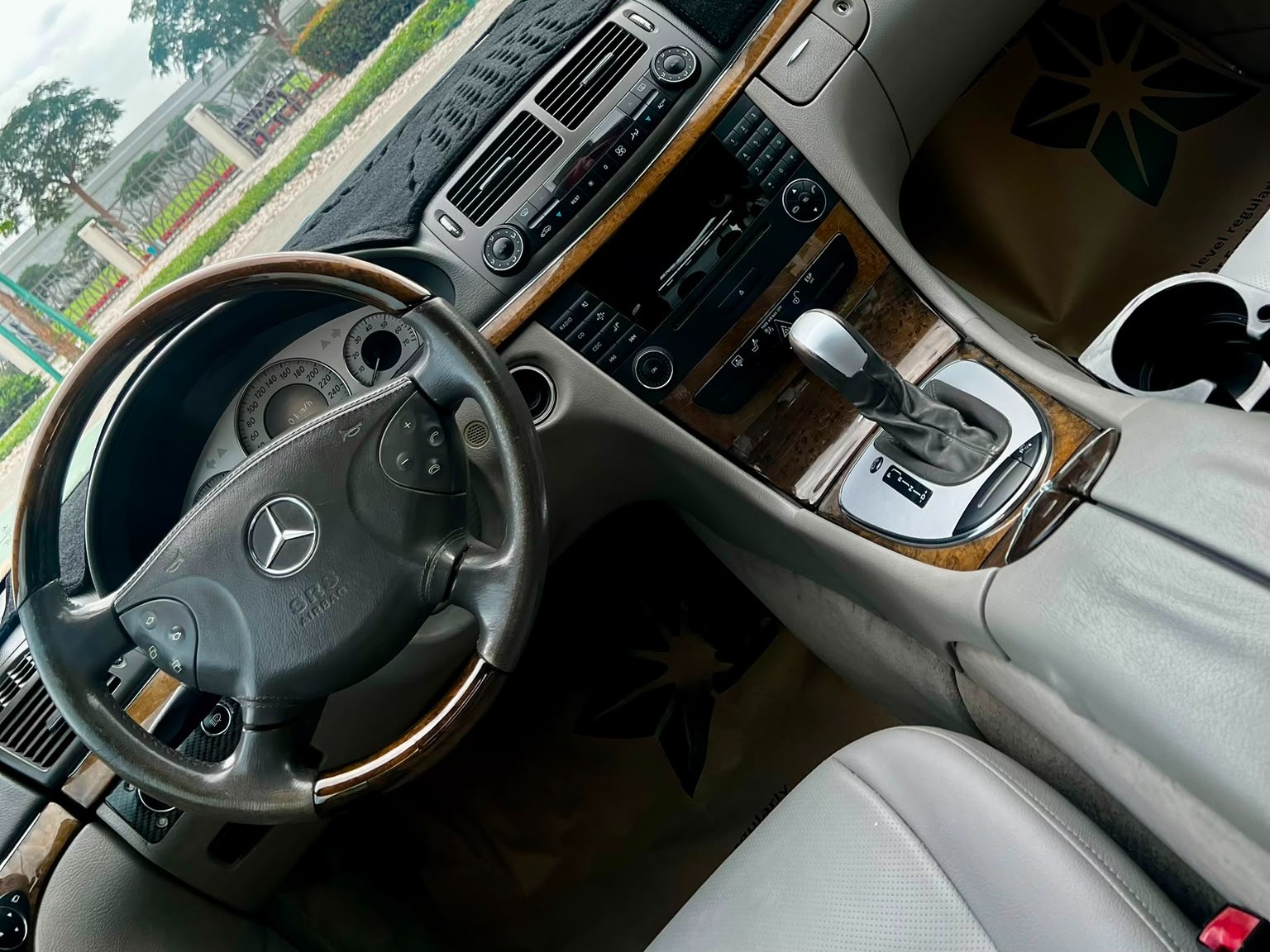 Mercedes-Benz E-Class Sedan 240 2005 — photo 9 for sale in Qatar