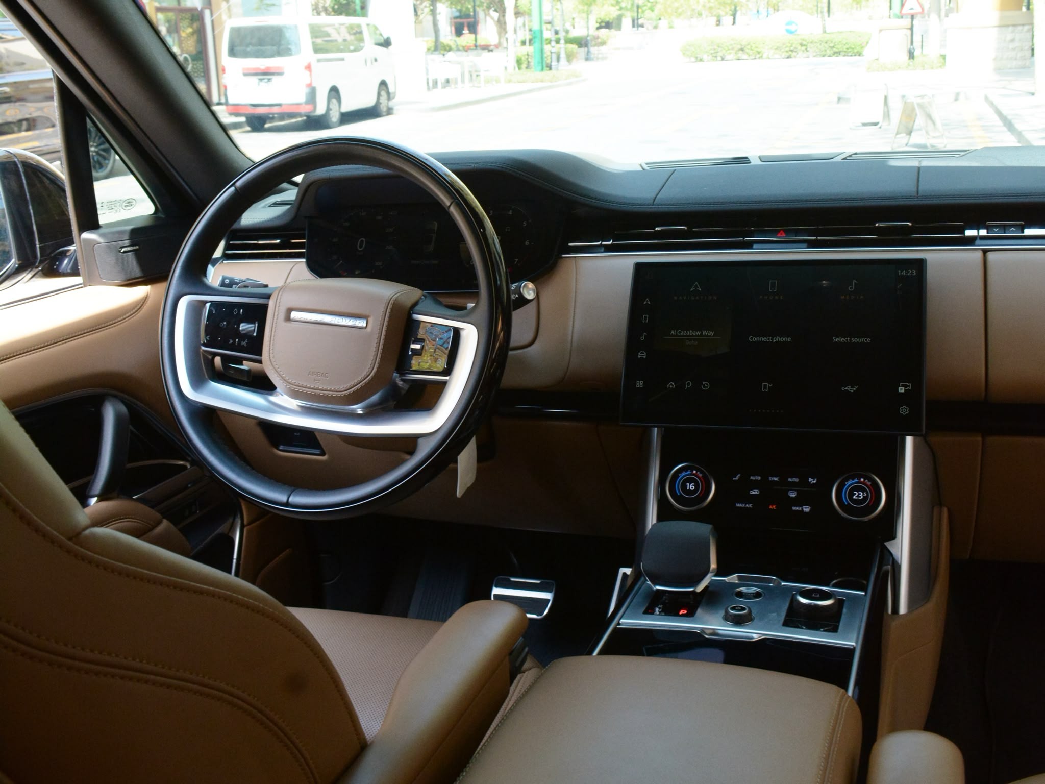 Land Rover Range Rover HSE 2023 - Image 3
