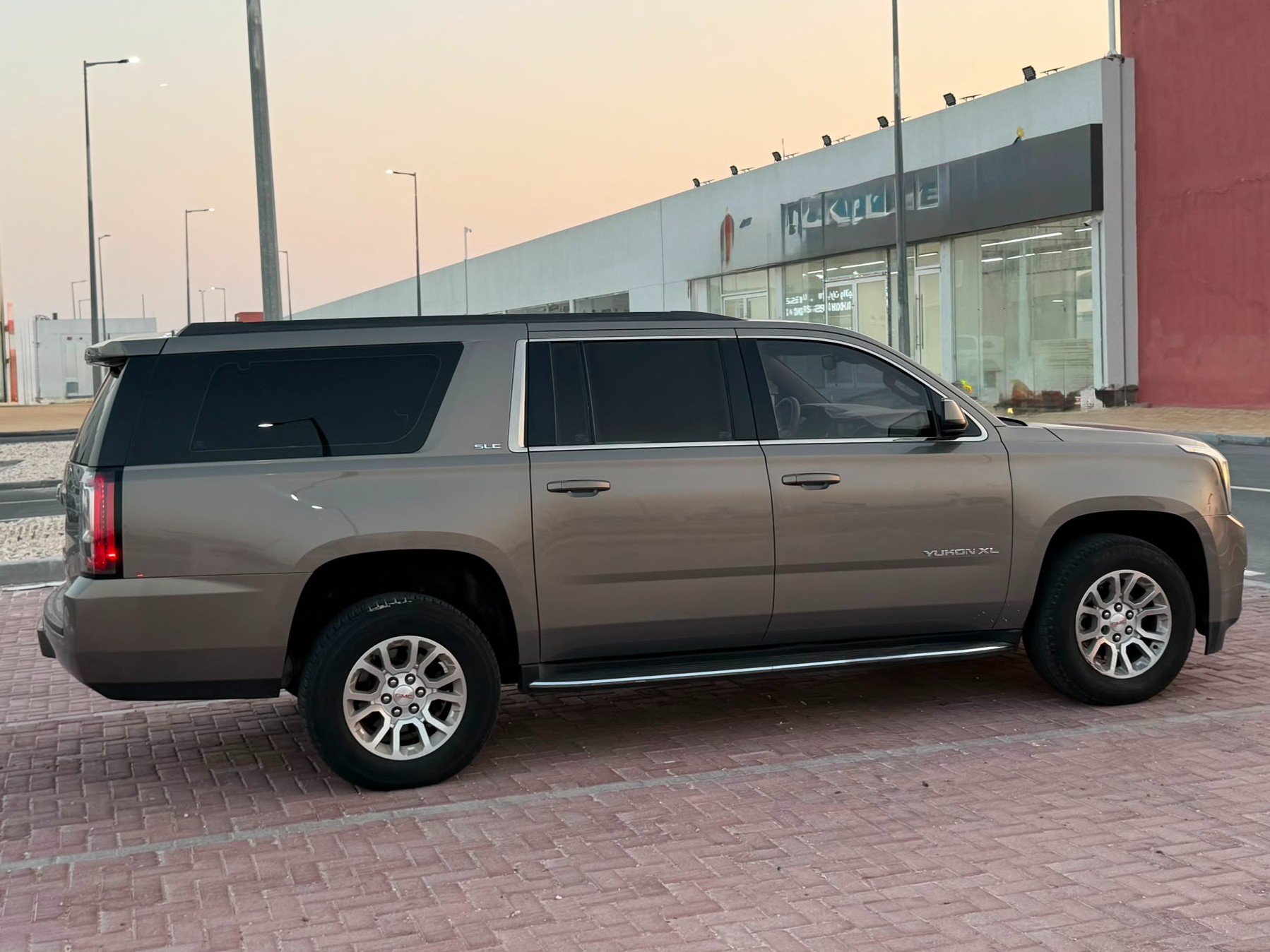 GMC Yukon XL 2019 - Image 4