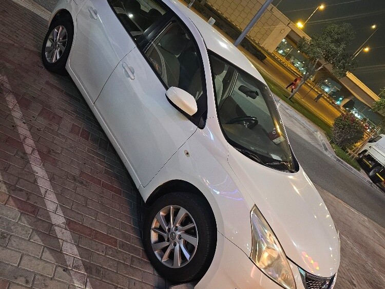 Nissan Tiida 2014