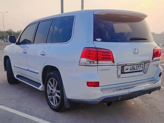 Lexus LX 570 S 2015 - Image 4