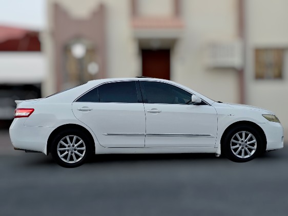 Toyota Camry GLX 2010 - Image 3