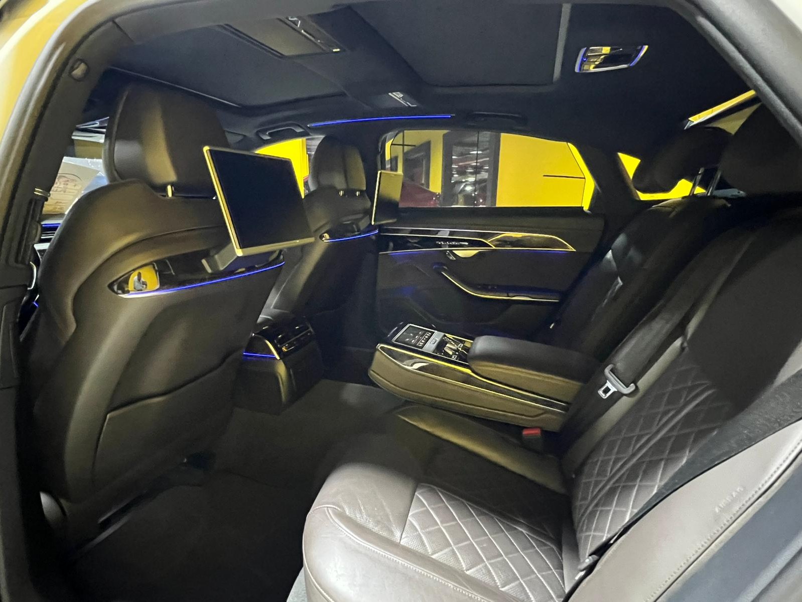 Audi A8 L  2018 - Image 4