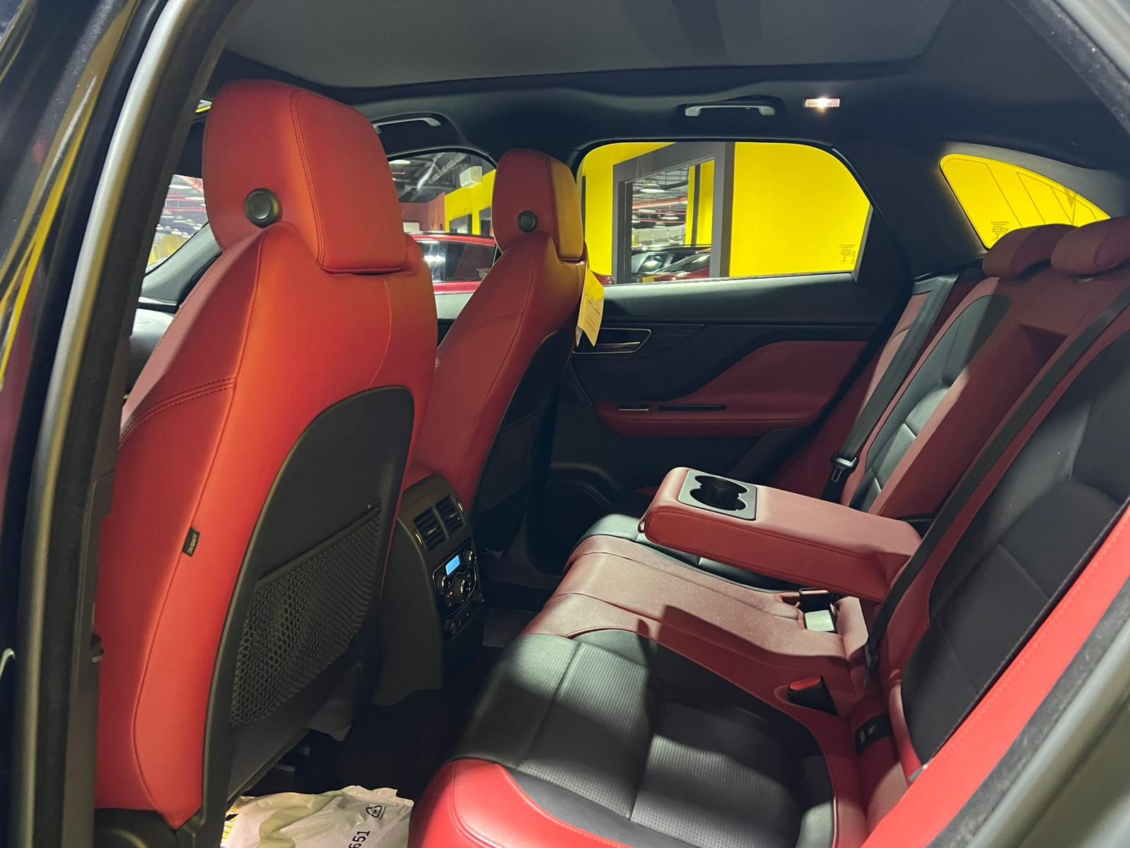 Jaguar F-PACE 2019 - Image 3