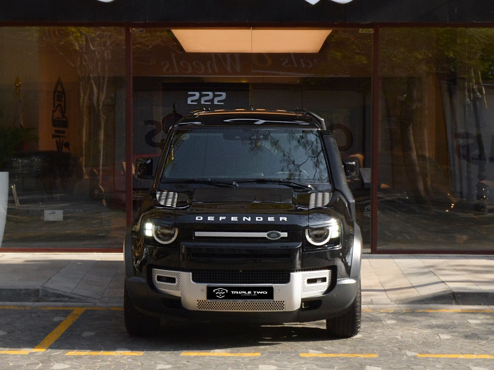 Land Rover Defender 110 SE 2020 - Image 2