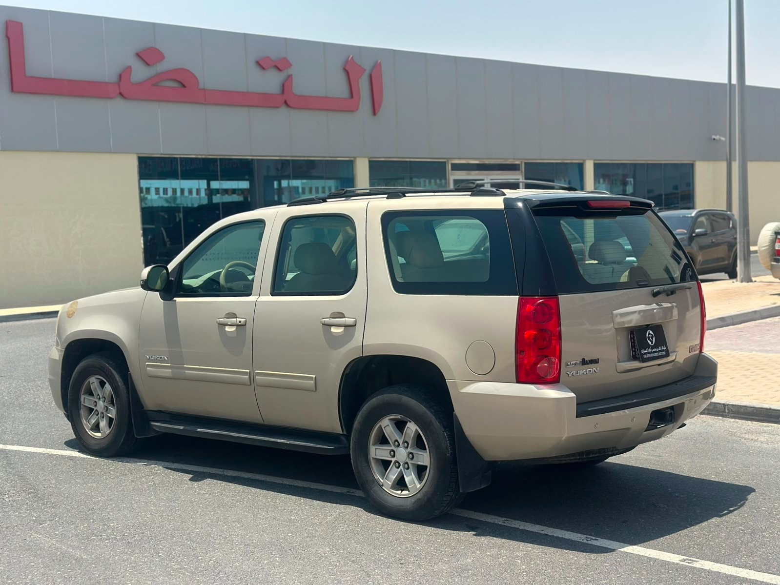 GMC Yukon 2012 - Image 4
