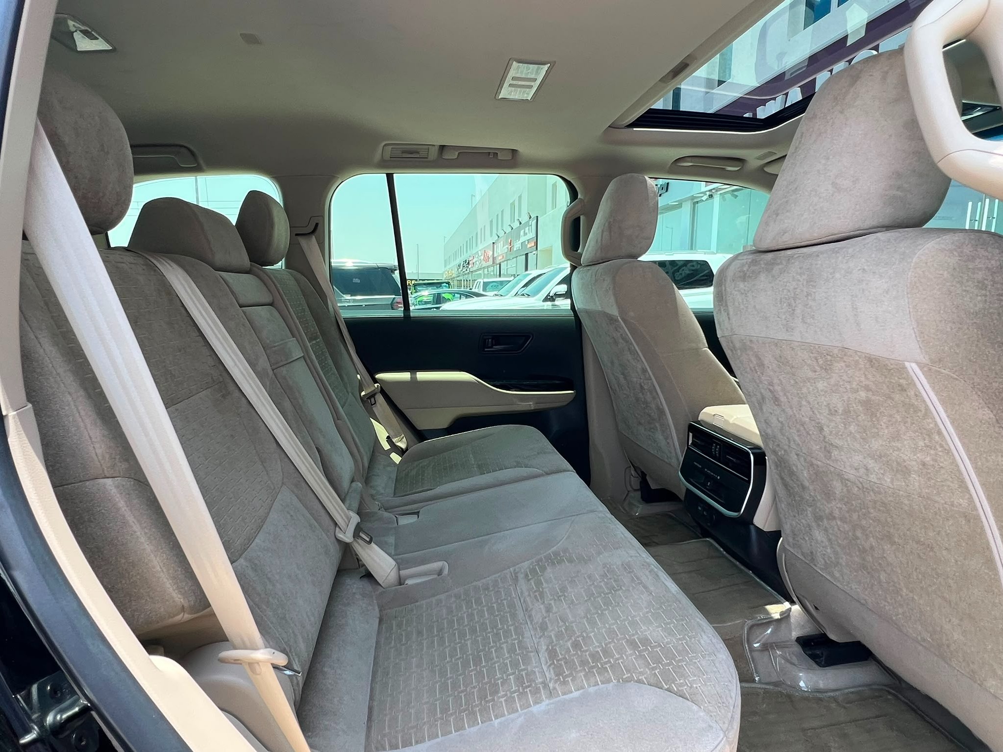 Toyota Land Cruiser GX.R 2024 - Image 4