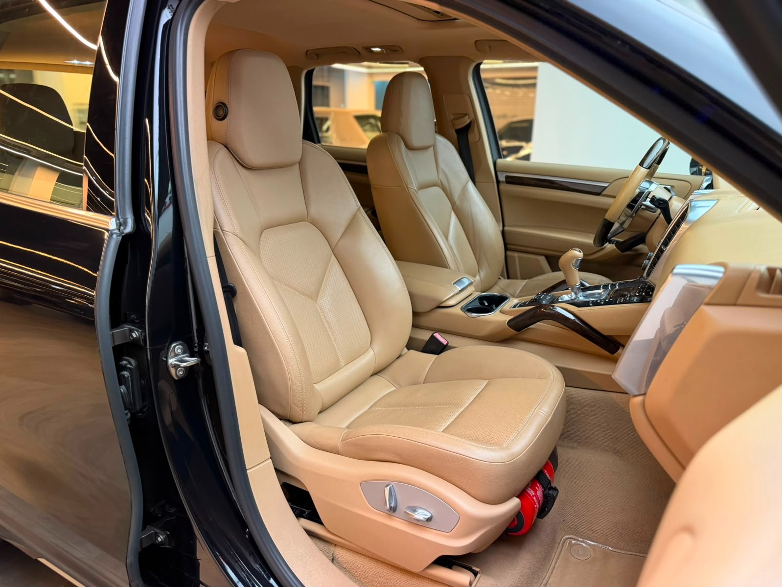Porsche Cayenne S 2015 — photo 10 for sale in Qatar