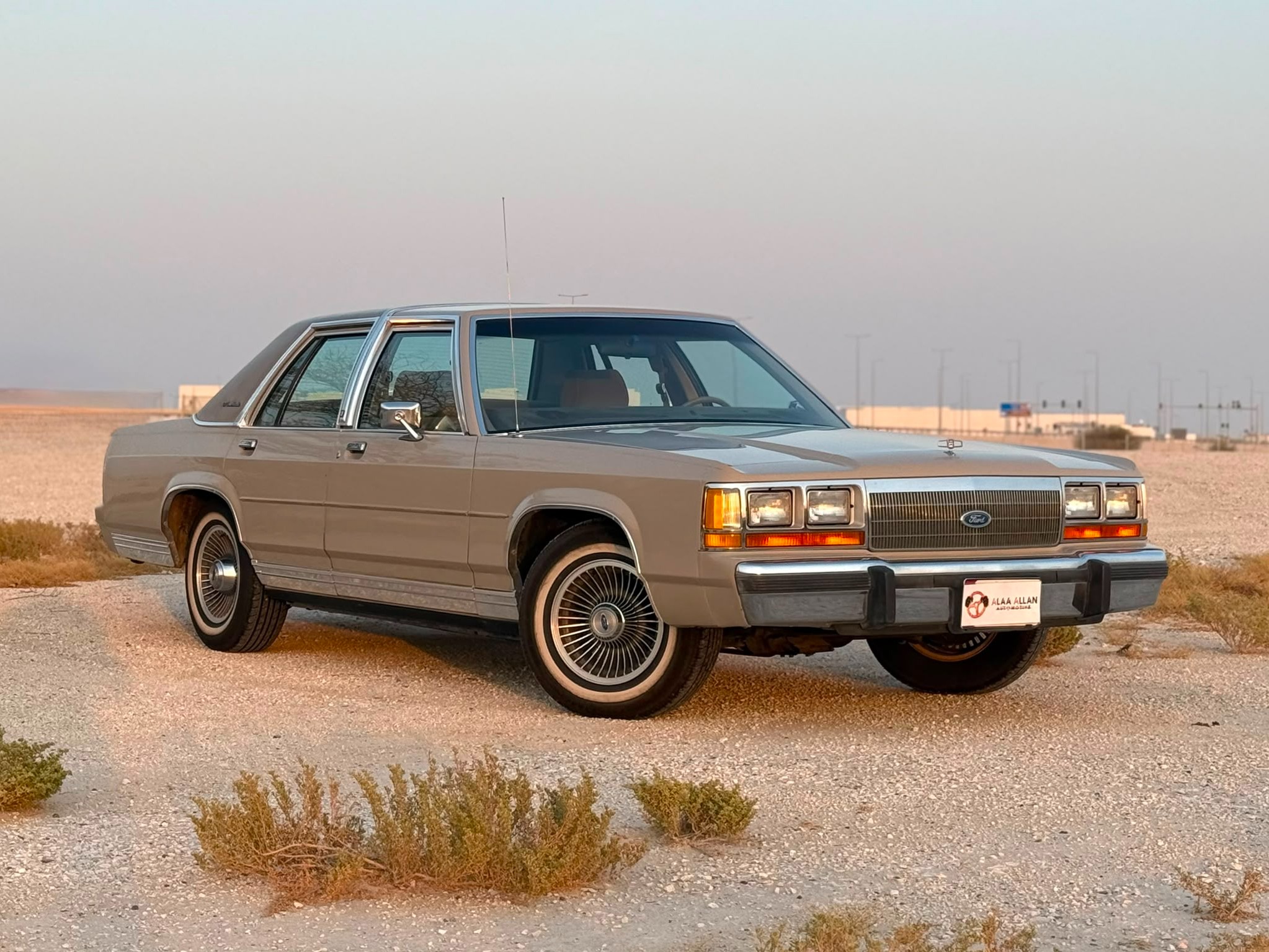 Ford Crown 1988