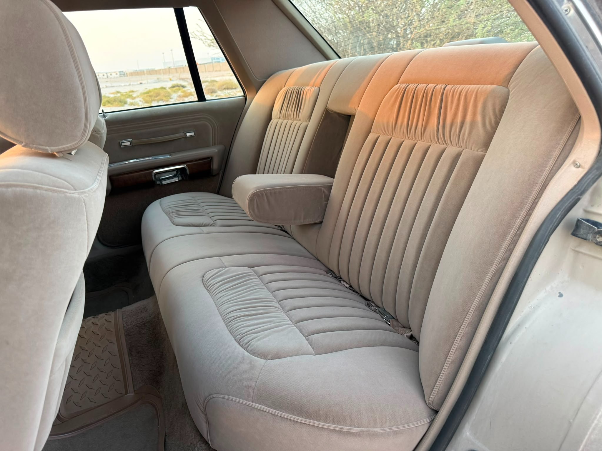 Ford Crown 1988 — photo 11 for sale in Qatar