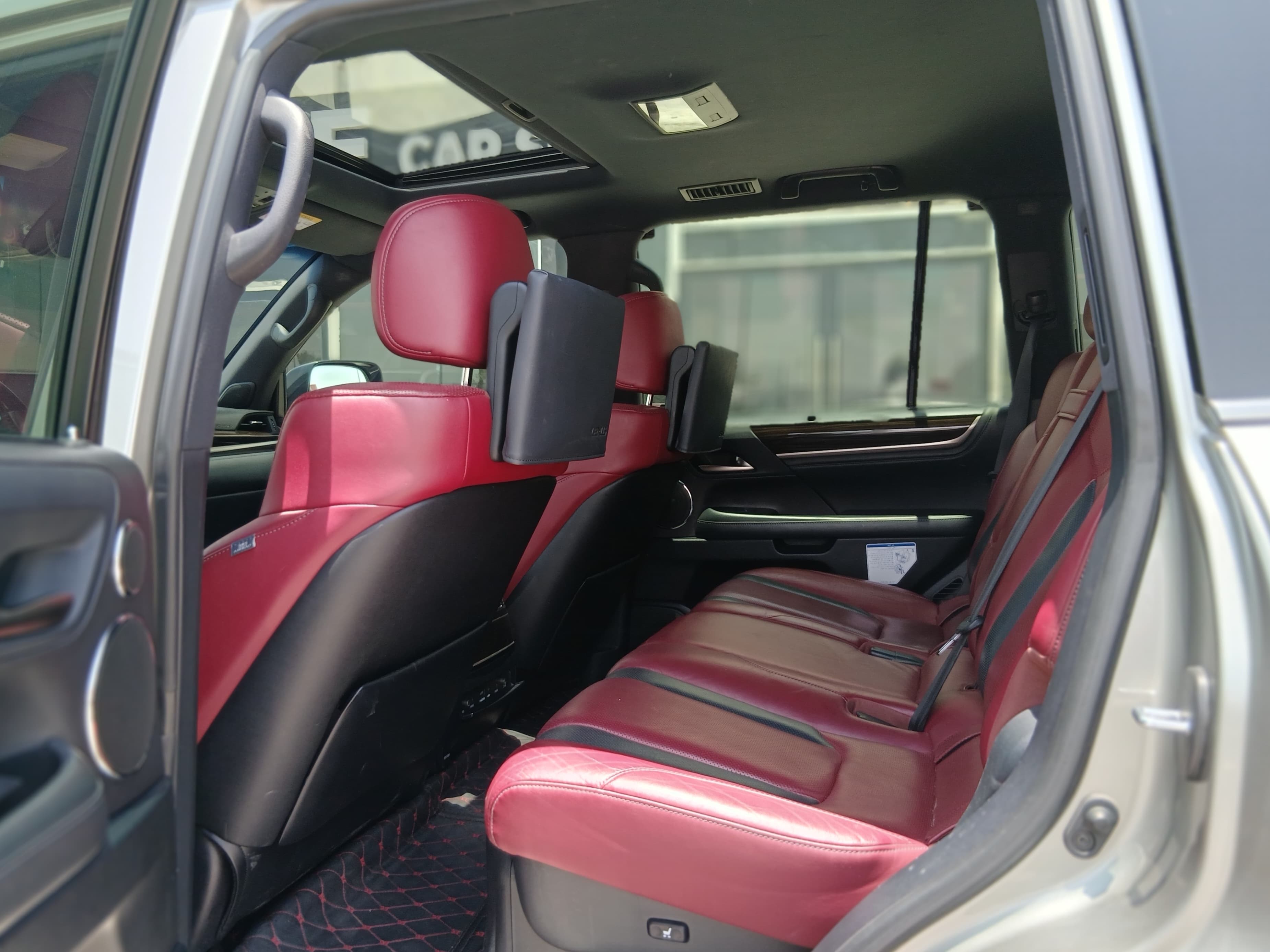 Lexus LX 570 2018 - Image 3