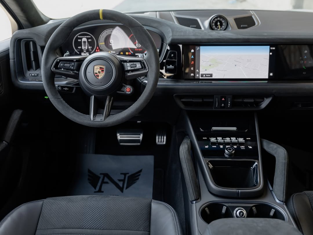 Porsche Cayenne Turbo  2024 - Image 3
