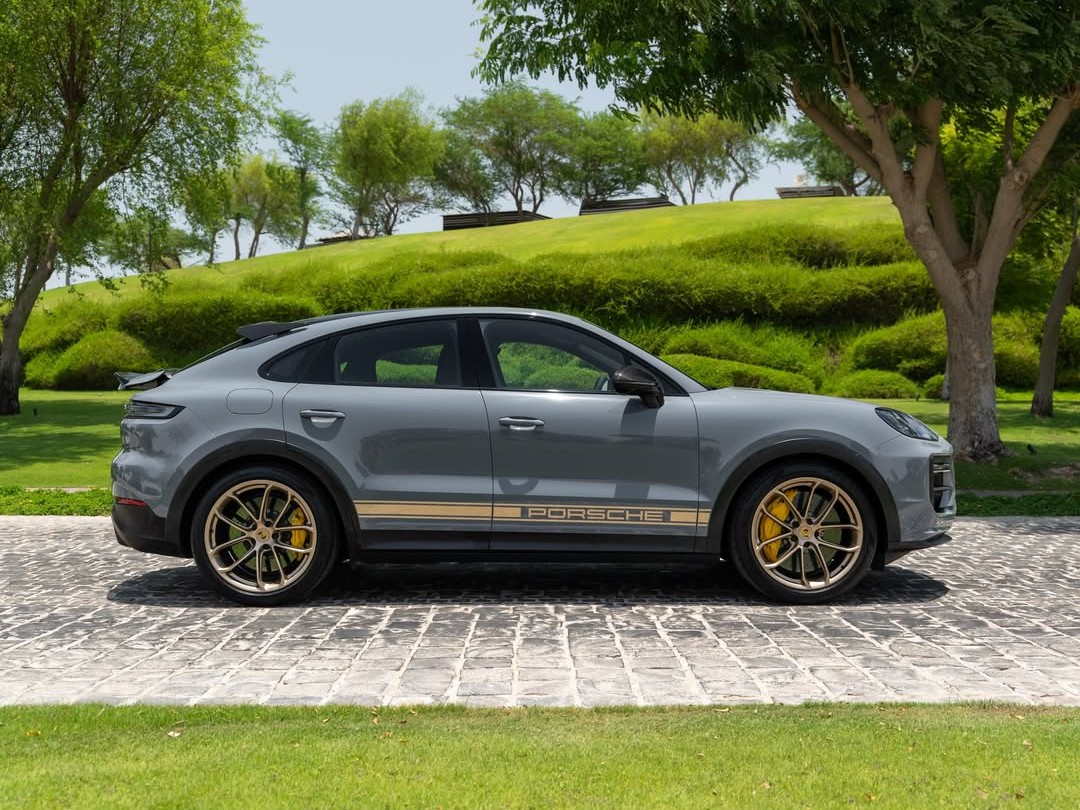 Porsche Cayenne Turbo  2024 - Image 4