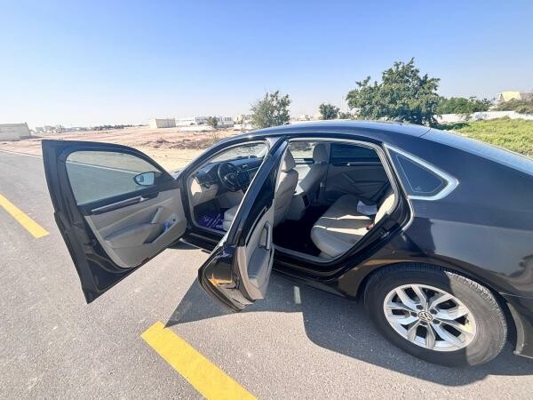 Volkswagen Passat SE 2017 — photo 9 for sale in Qatar