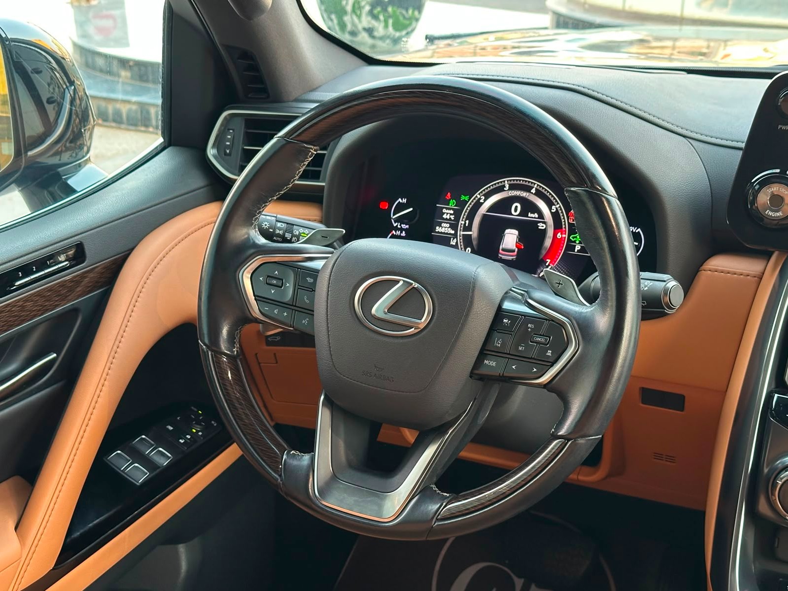 Lexus LX 600 2023 - Image 3