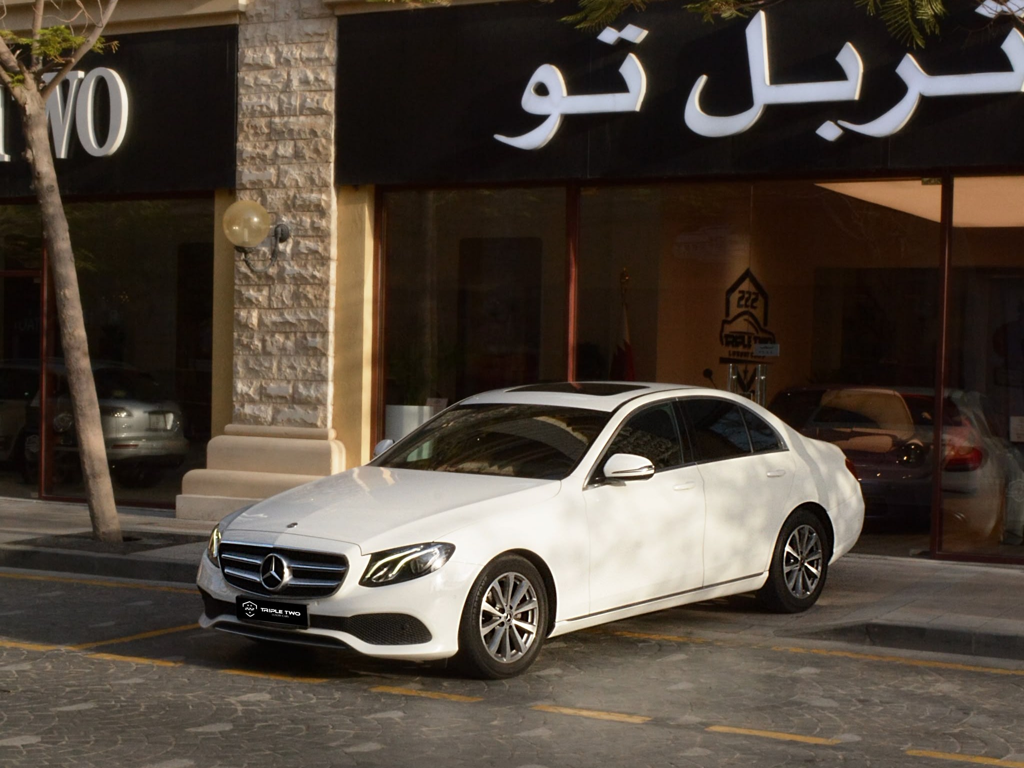 Mercedes-Benz E-Class Sedan 200 2019 - Image 2