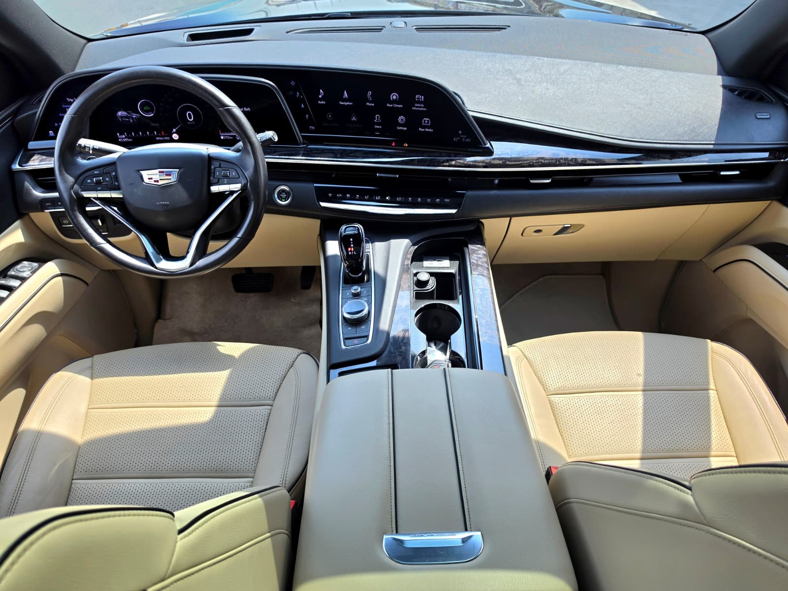 Cadillac Escalade Premium 2021 — photo 10 for sale in Qatar