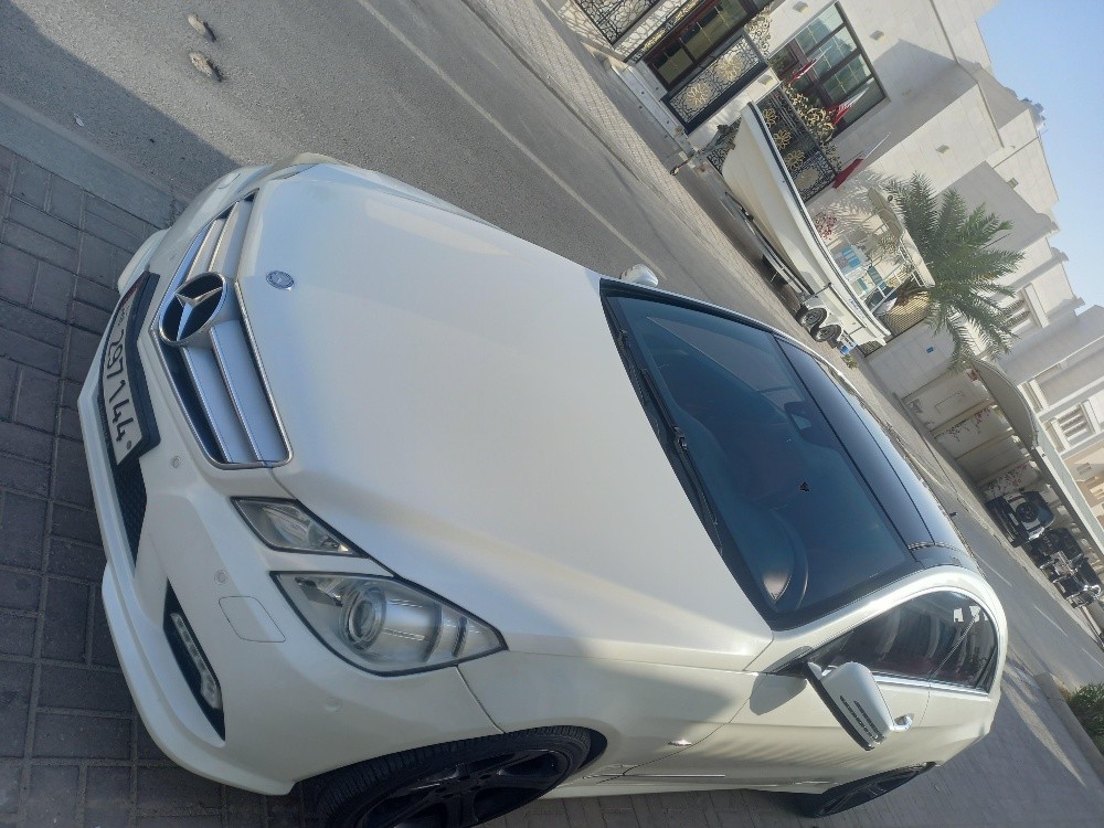 Mercedes-Benz E-Class Sedan 250 2011 - Image 2