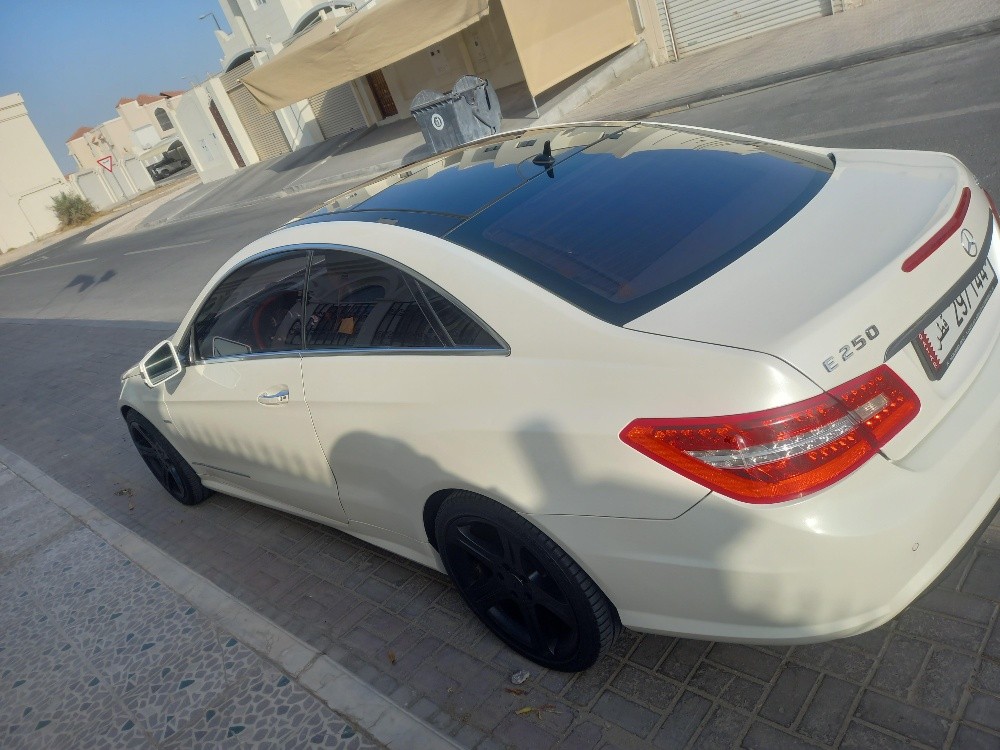 Mercedes-Benz E-Class Sedan 250 2011 - Image 3