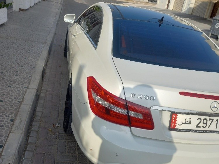 Mercedes-Benz E-Class Sedan 250 2011 - Image 4