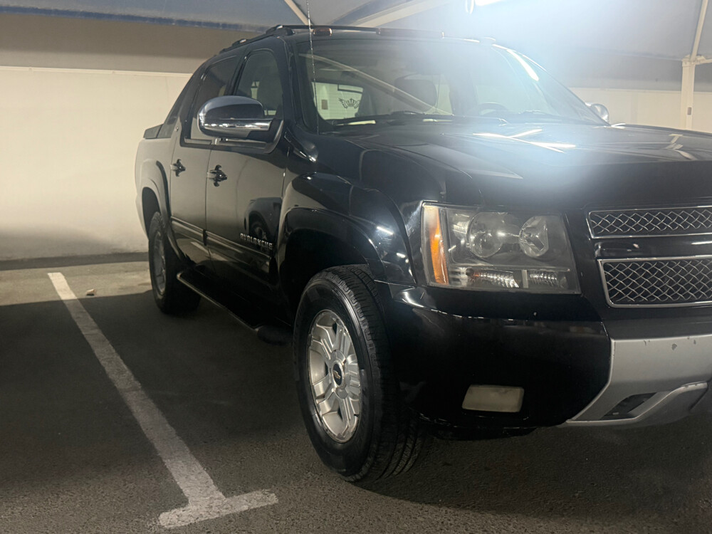 Chevrolet Avalanche 2011 - Image 3