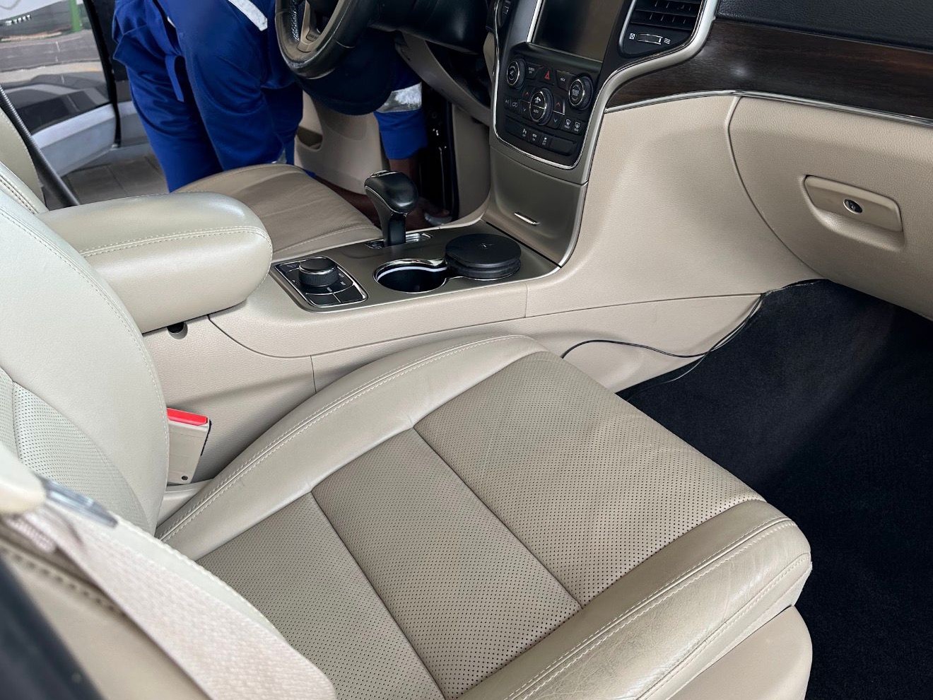 Jeep Grand Cherokee Limited 2015 — photo 9 for sale in Qatar
