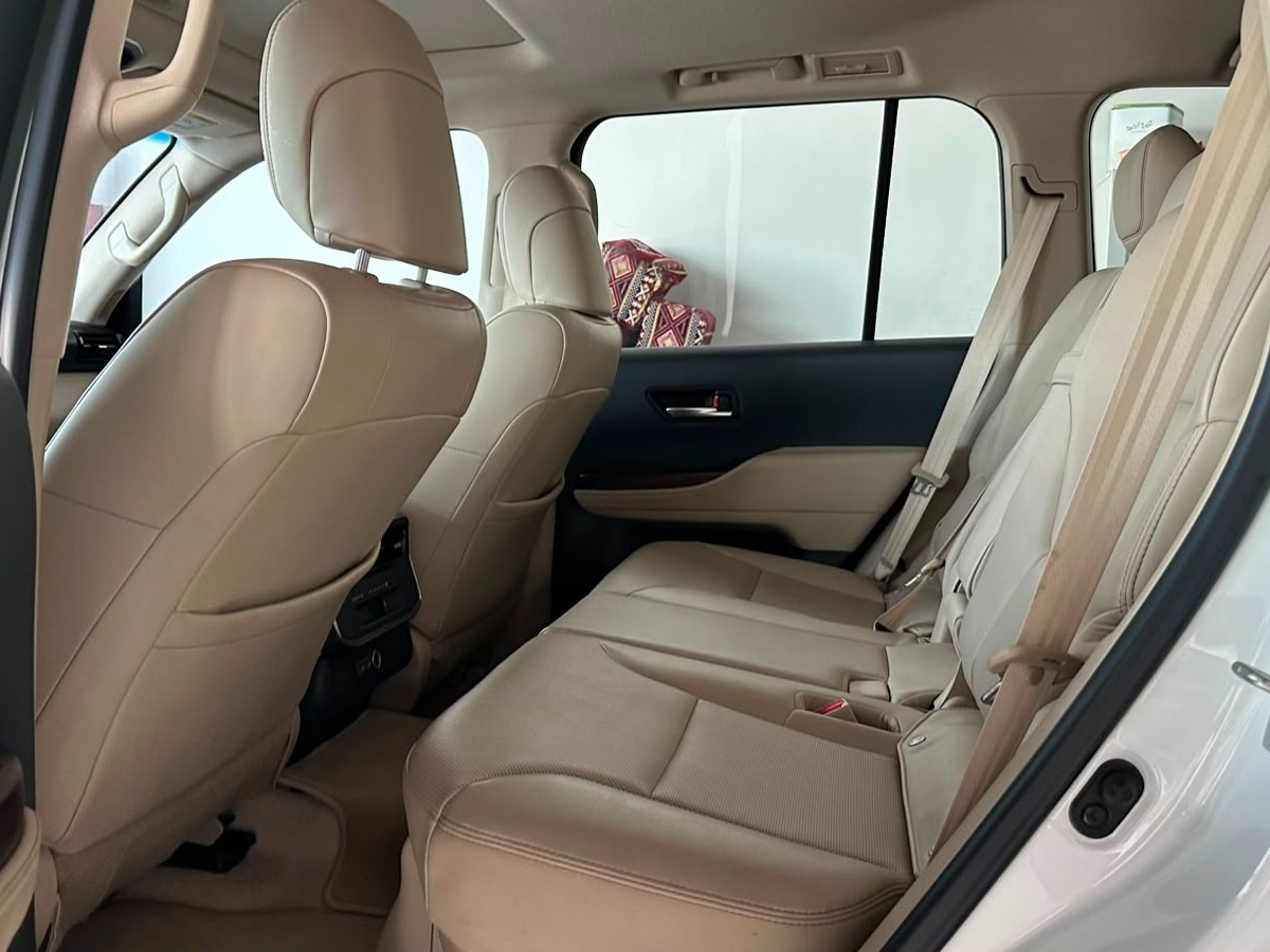Toyota Land Cruiser GX.R 2024 - Image 2
