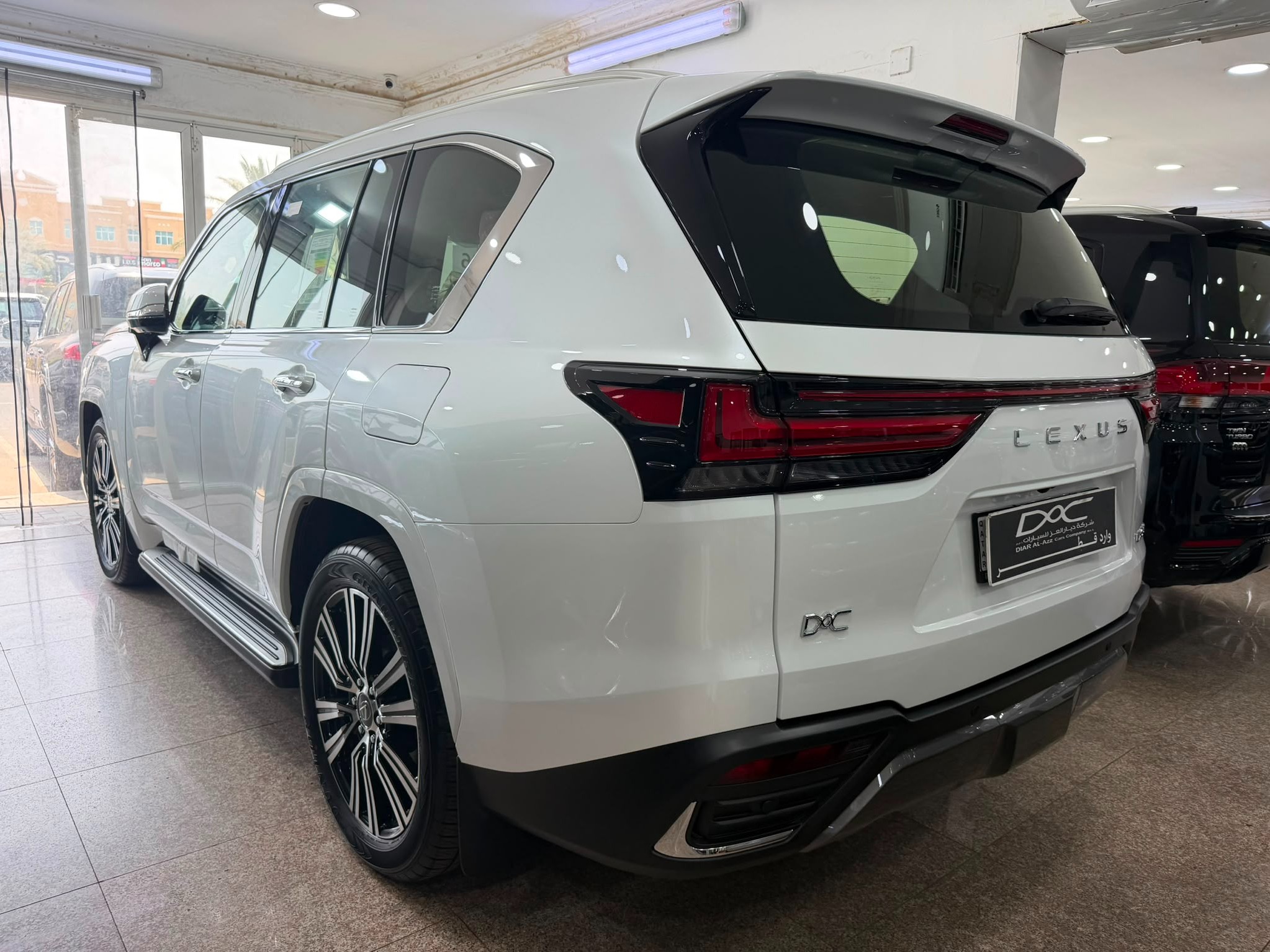 Lexus LX 600 Luxury  2026 - Image 2