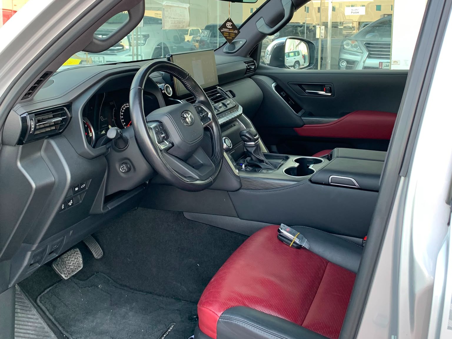 Toyota Land Cruiser VX.R 2023 - Image 2