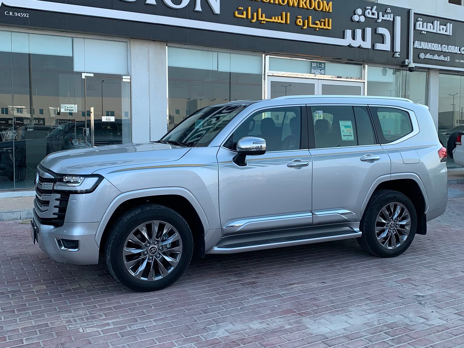 Toyota Land Cruiser VX.R 2023 — photo 11 for sale in Qatar