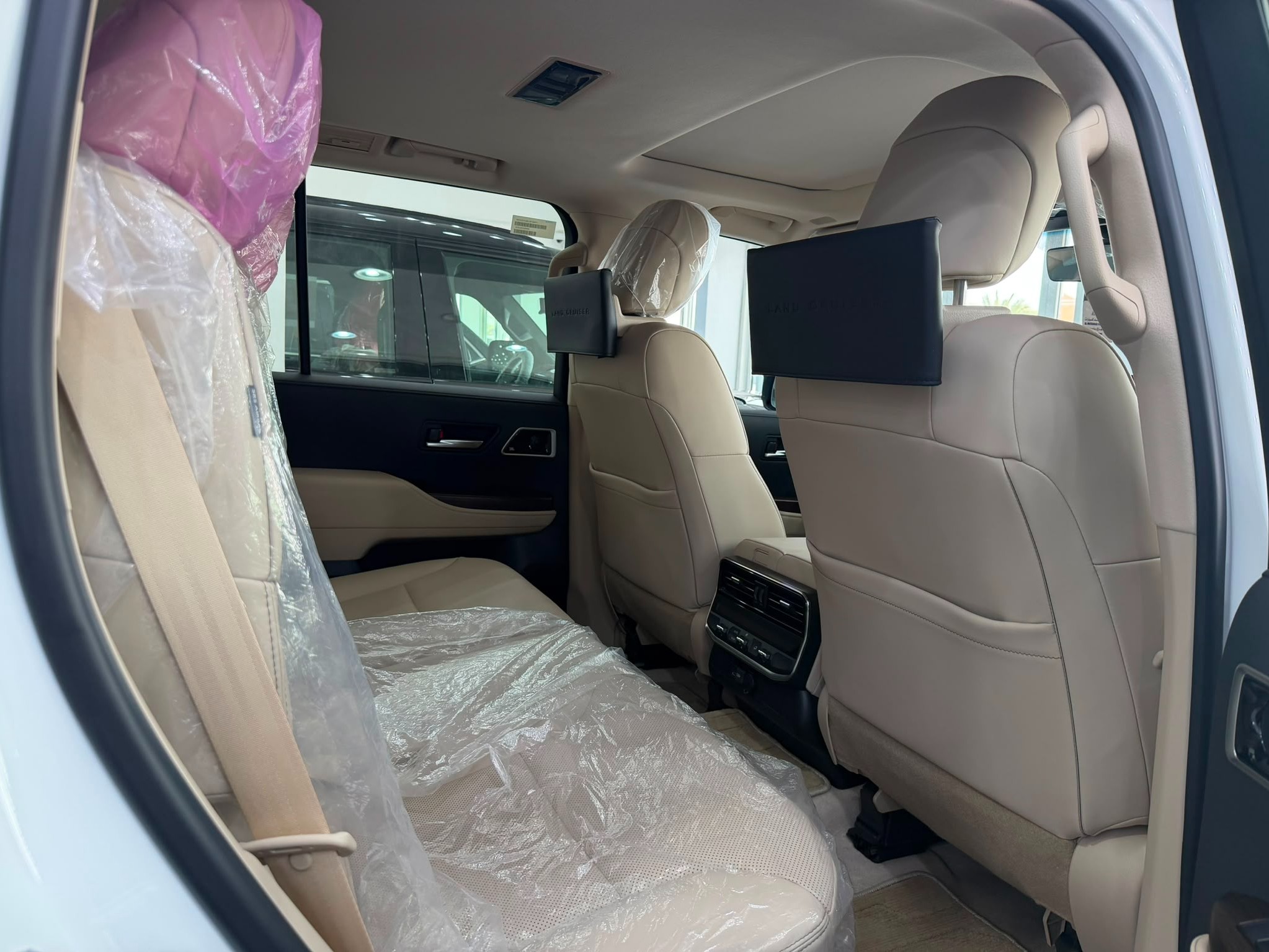 Toyota Land Cruiser VXR Twin Turbo 2025 — photo 10 for sale in Qatar