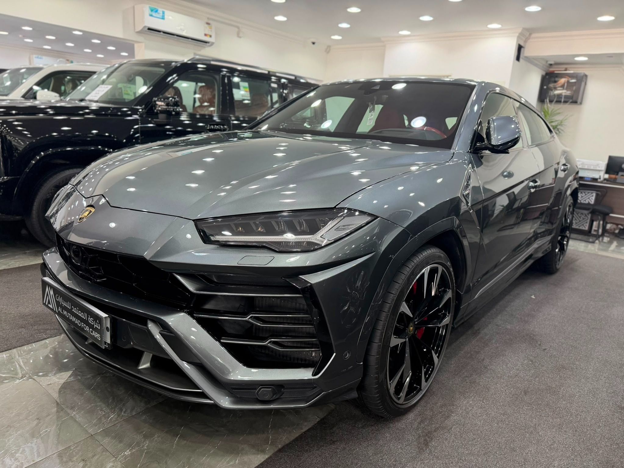 Lamborghini Urus 2019 - Image 2