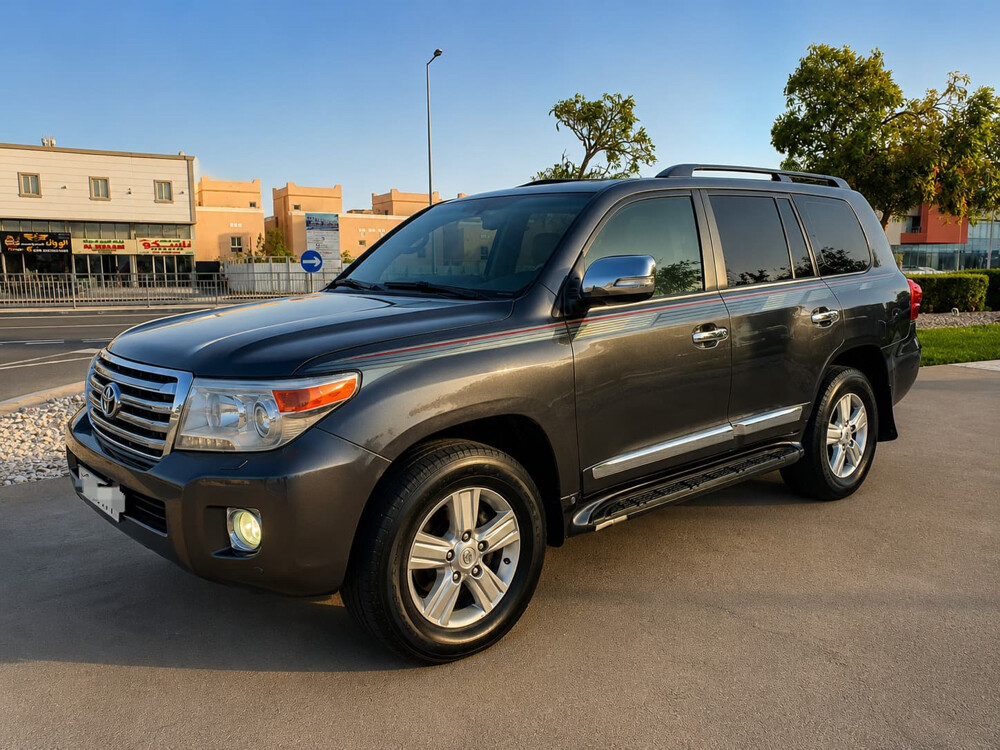 Toyota Land Cruiser GX.R 2014 - Image 2