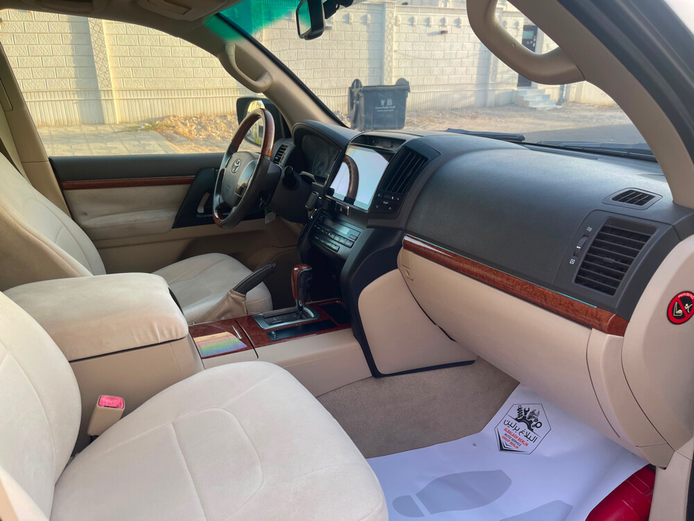 Toyota Land Cruiser GX.R 2014 — photo 10 for sale in Qatar