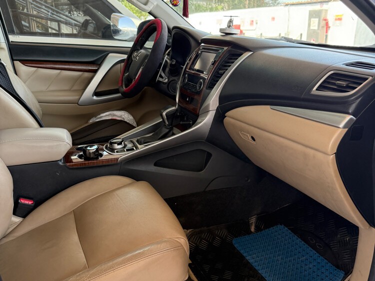 Mitsubishi montero sport 2016 — photo 16 for sale in Qatar