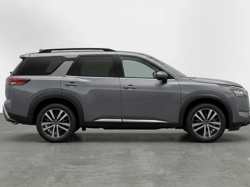 Nissan Pathfinder SL 2024 - Image 3