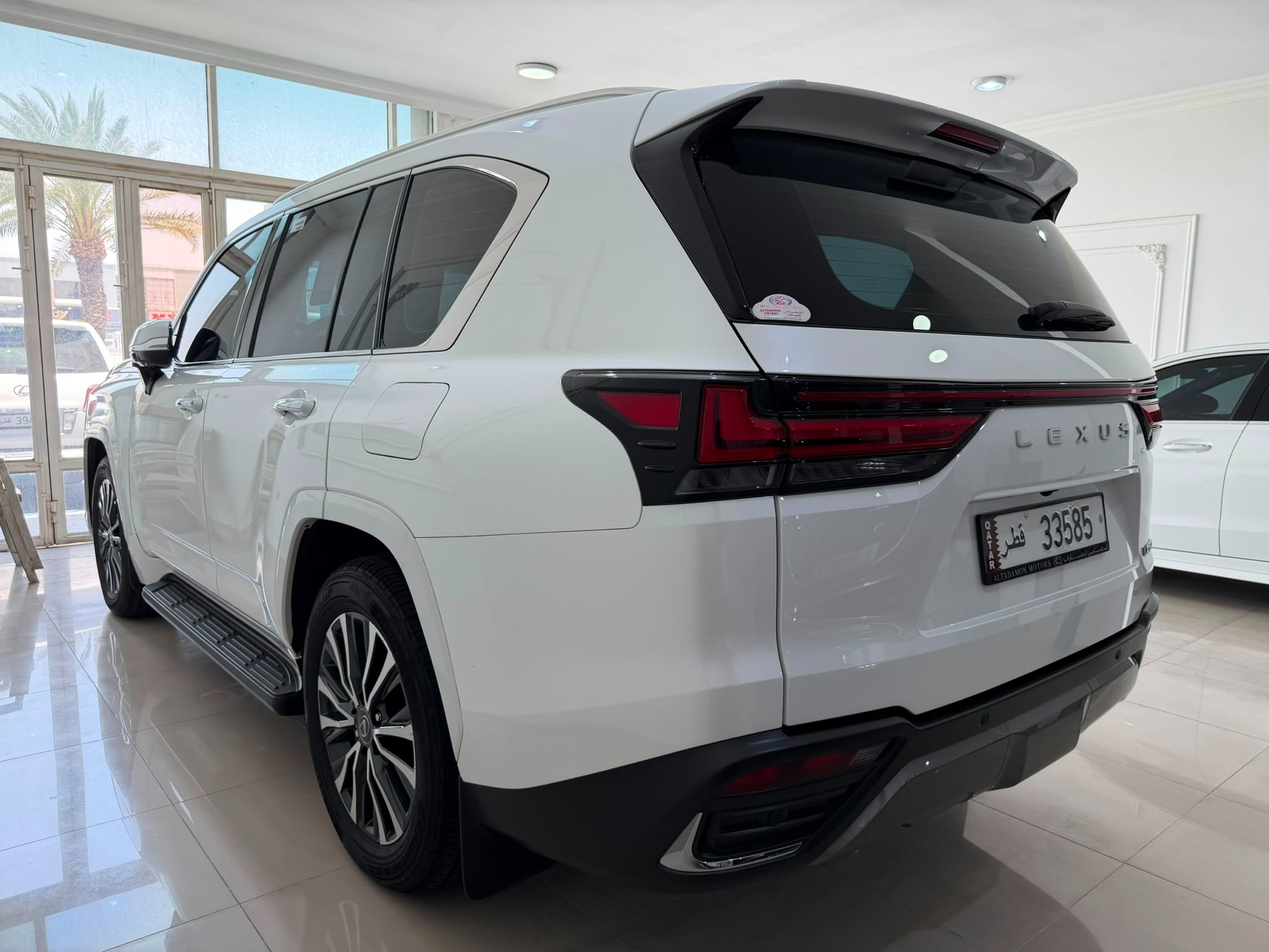Lexus LX 600 Luxury  2025 - Image 3