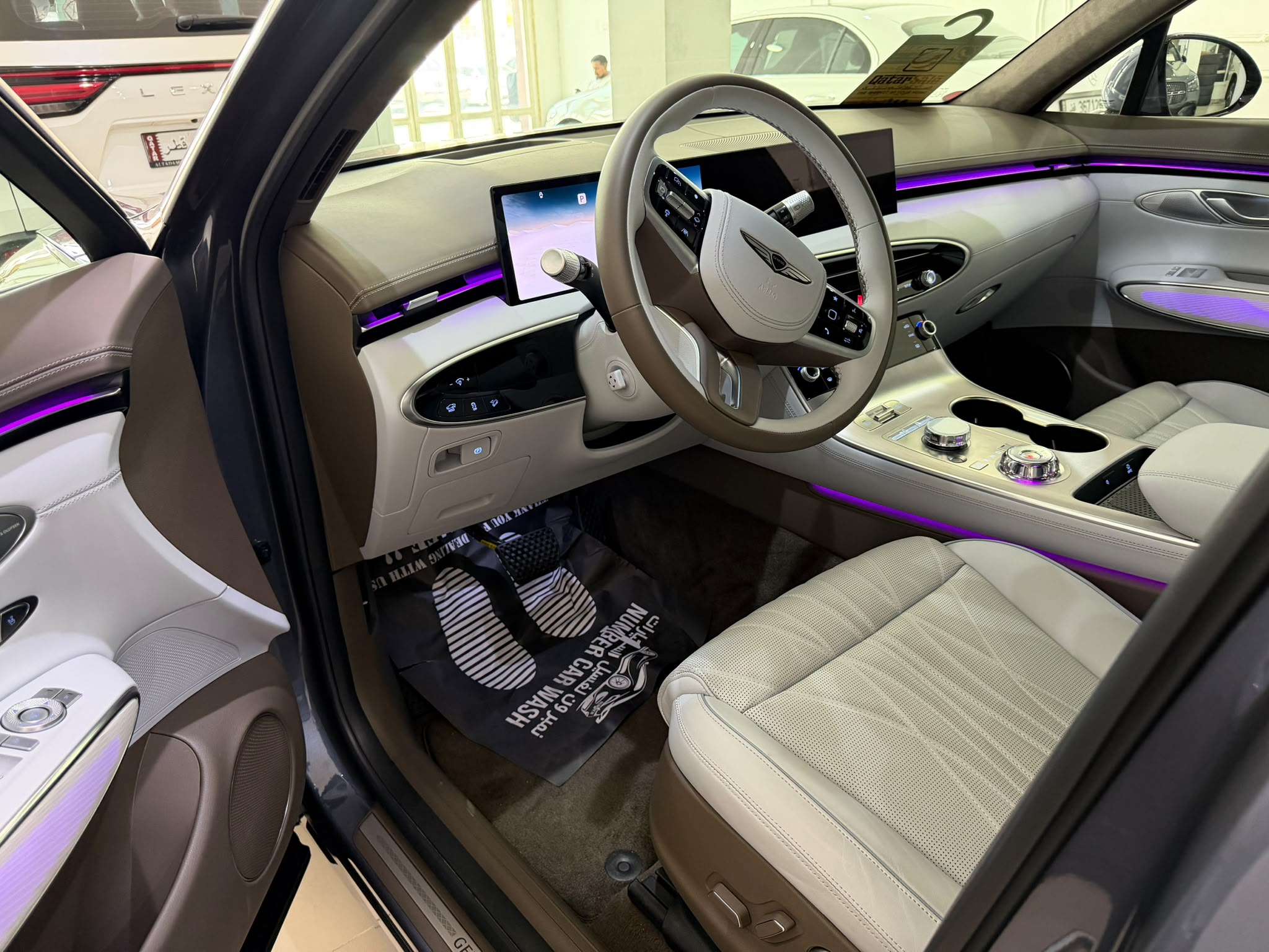 Genesis GV70 2025 — photo 10 for sale in Qatar