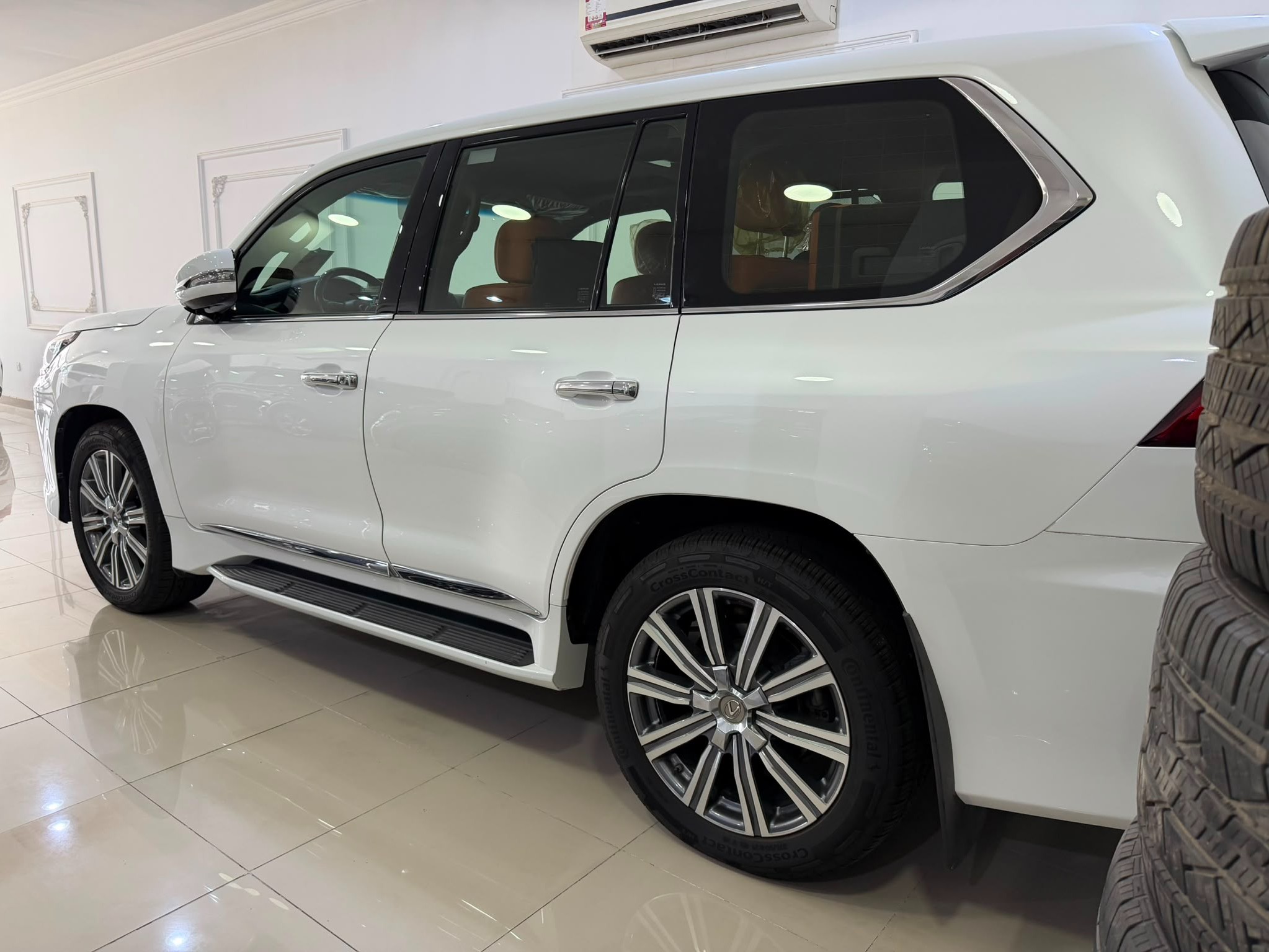 Lexus LX 570 S 2017 - Image 3