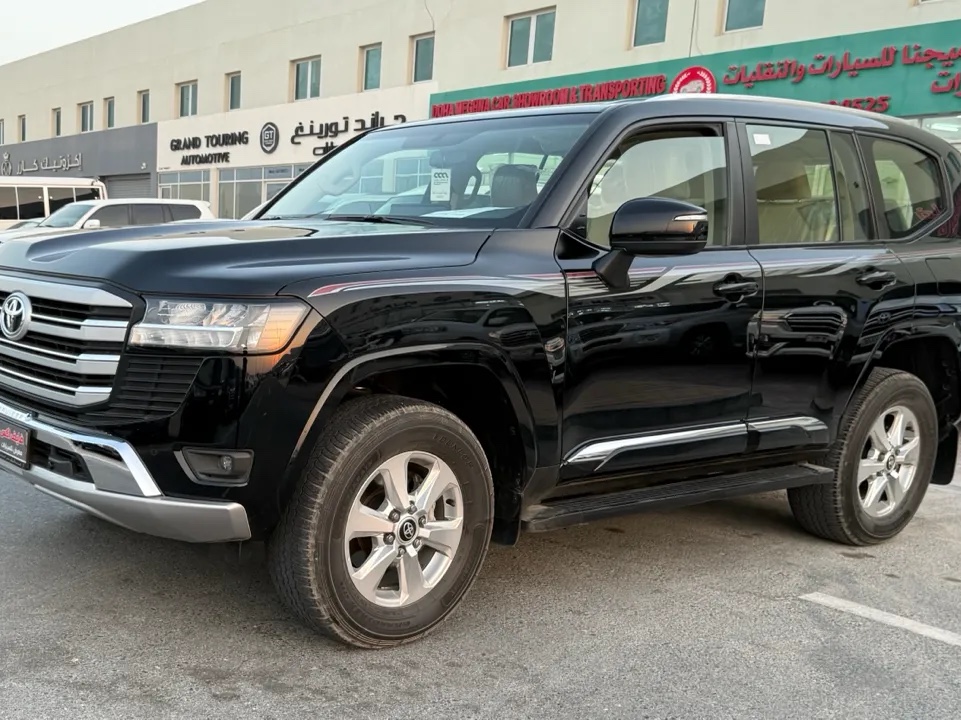 Toyota Land Cruiser GX 2024 - Image 2