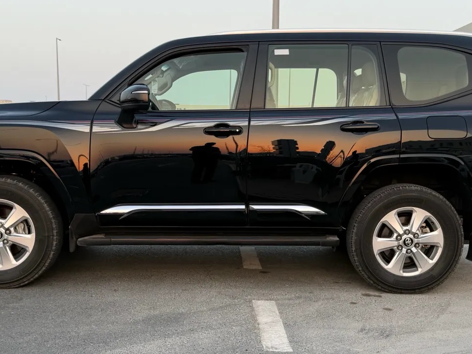 Toyota Land Cruiser GX 2024 - Image 3