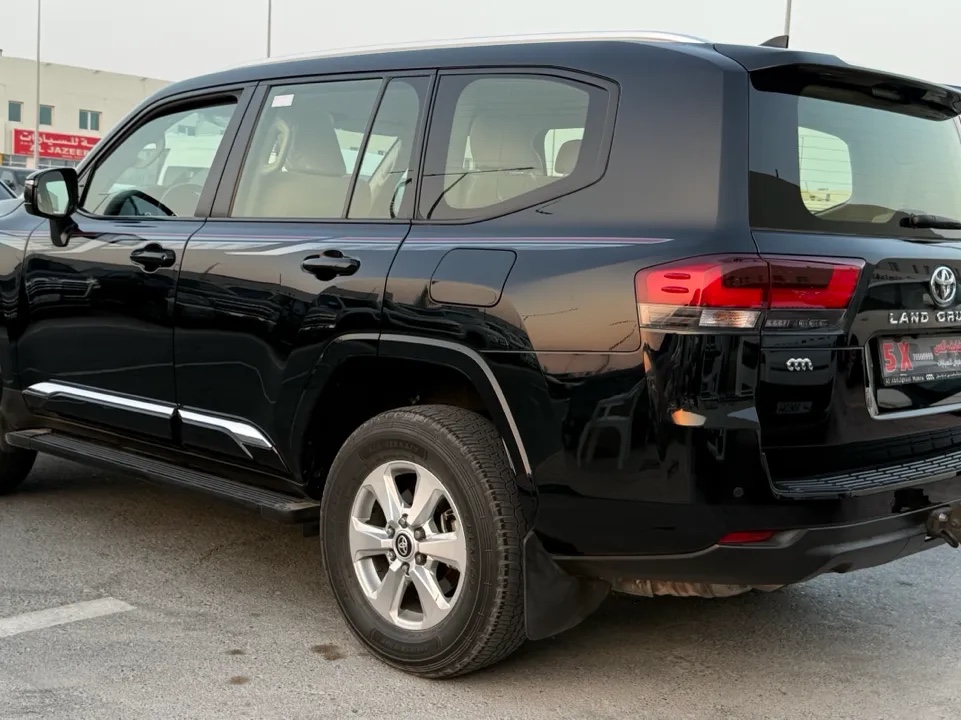 Toyota Land Cruiser GX 2024 - Image 4